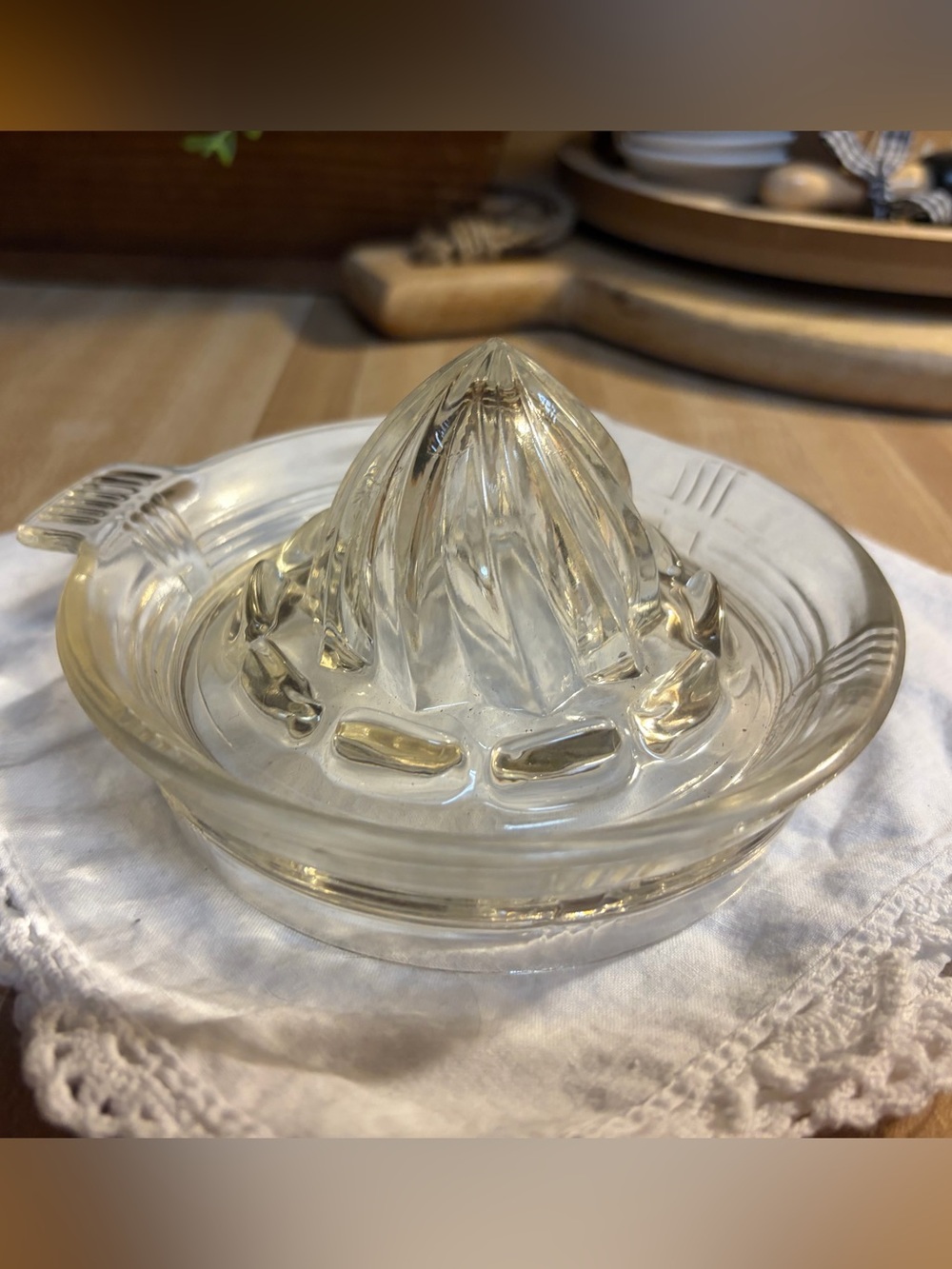 Vintage Clear Glass Citrus/ Orange Juicer Reamer